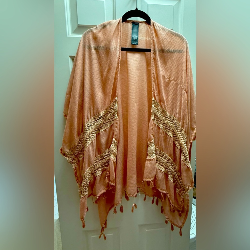 Vince Camuto Blush Kimono with Lace Details